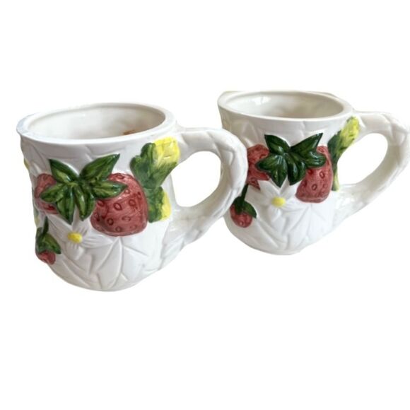 Set of 2 WCL Strawberry & Flower Textured Coffee Mugs - Picture 1 of 2
